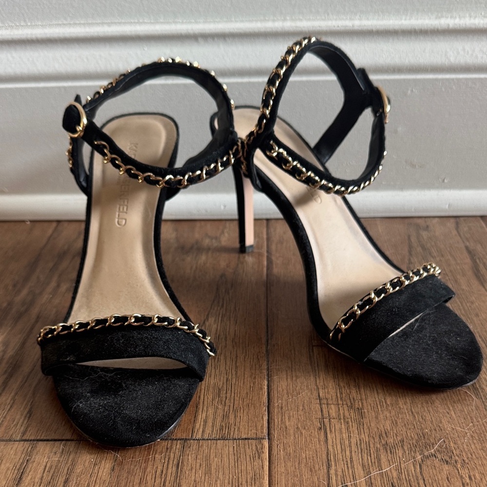 Karl Lagerfeld Black Heels with Gold Chain Embellishment